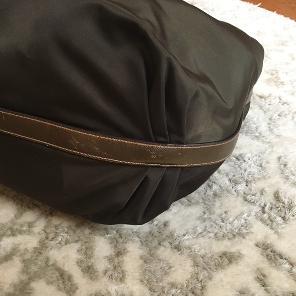 - Authentic beautiful Prada shoulder bag - Picture 4 of 8